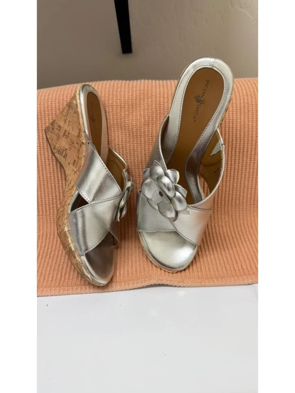 Jaclyn Smith Fleur Silver Flower Cork Wedge Slide Sandals Size 7 Metallic Casual